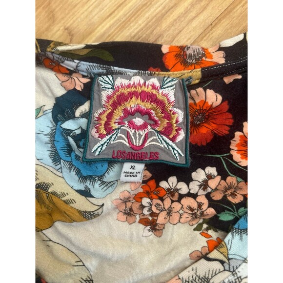 Johnny Was Emma Rose Favorite Floral Print V-Neck Tee in a bamboo/spandex XL - Picture 5 of 7